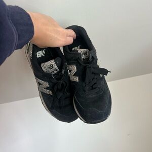 New Balance Black Sneakers Sleek Design